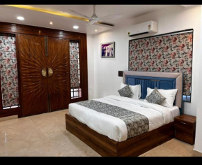 Hotel Rajmahal Suits